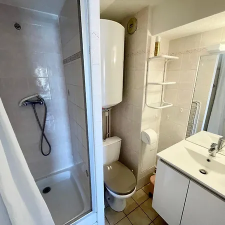 Апартаменты Studio-mezzanine Agreable A 150m De La Plage, Quartier Arago, Balcon-terrasse, Animaux Acceptes - Fr-1-92-566 Ле-Сабль-д’Олон